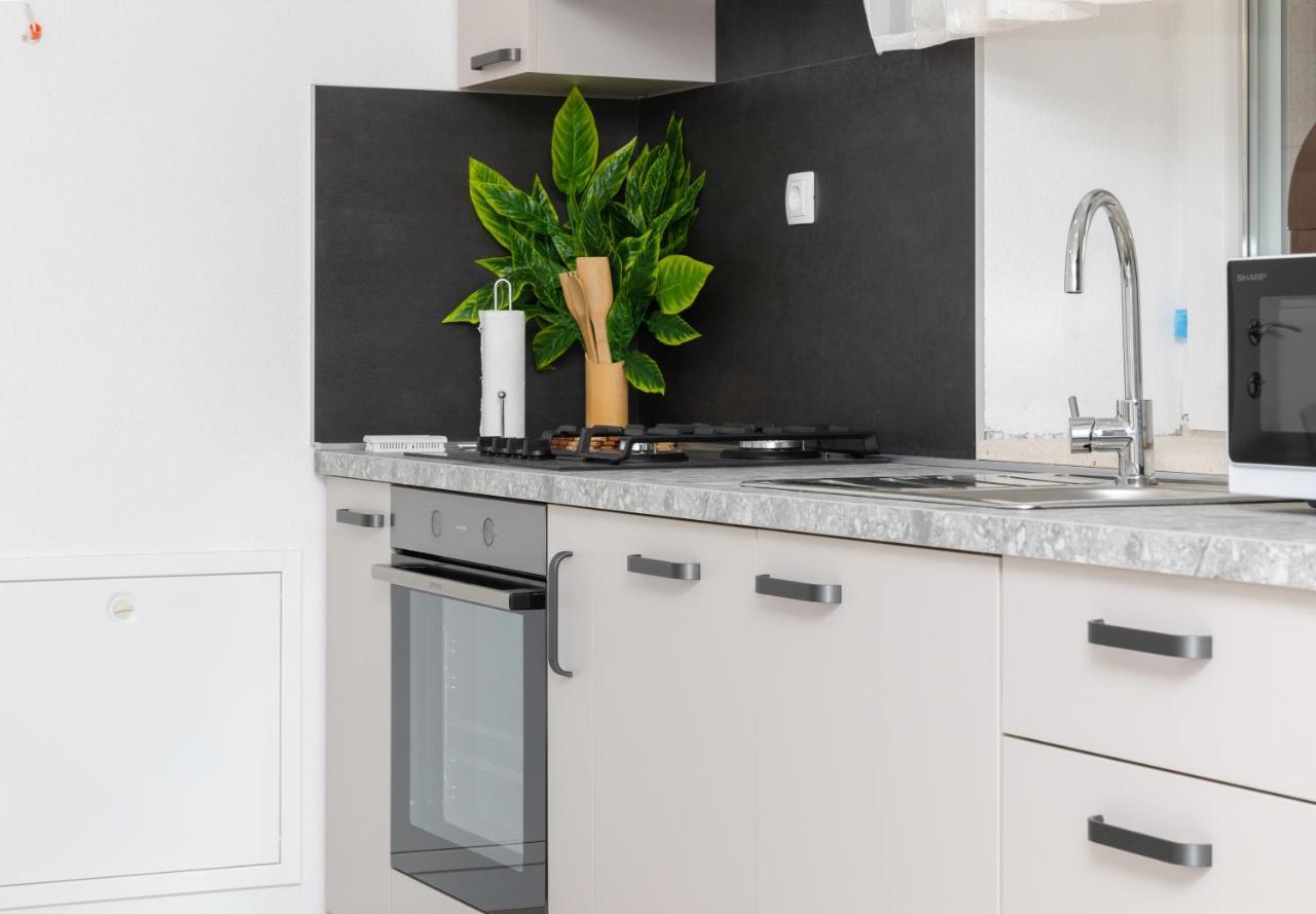 Apartmani Canaki Supetar Ngoại thất bức ảnh