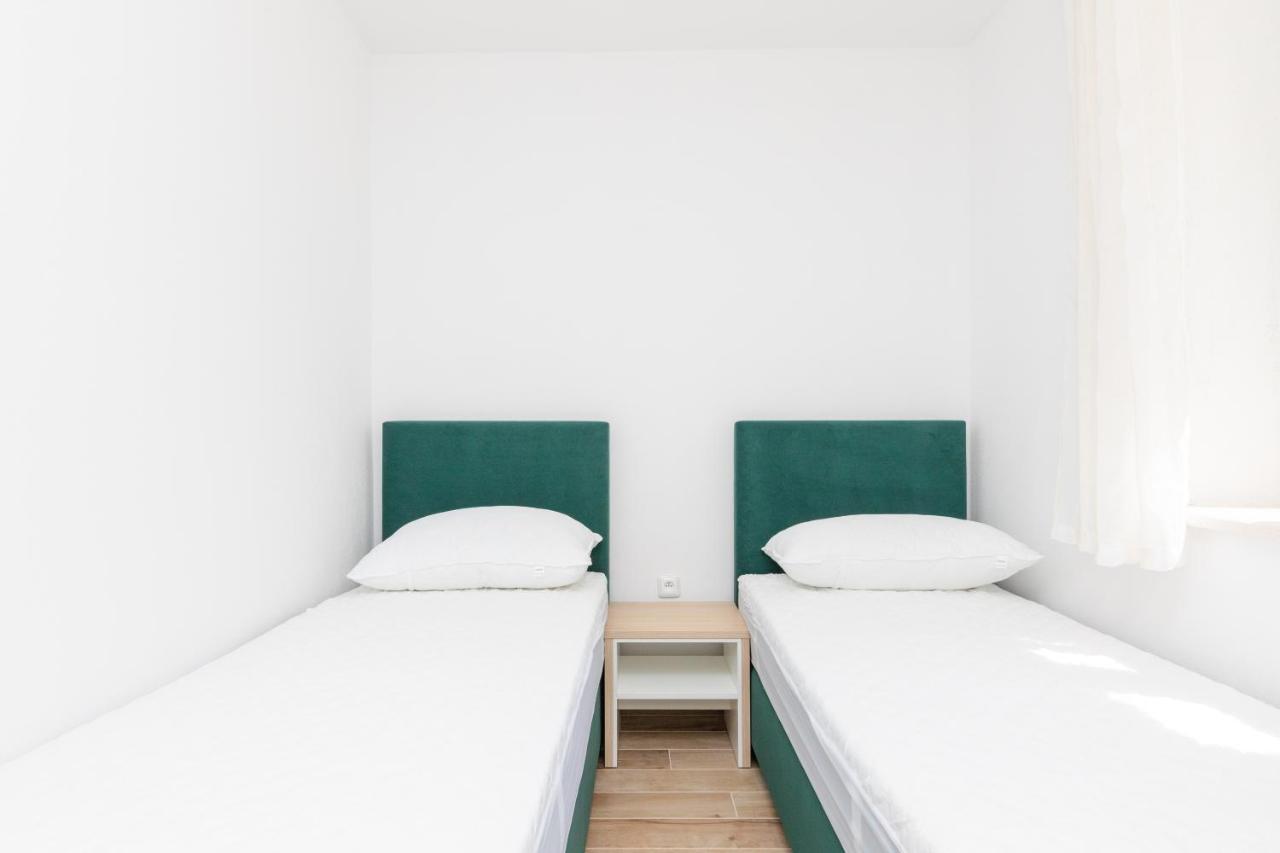 Apartmani Canaki Supetar Ngoại thất bức ảnh