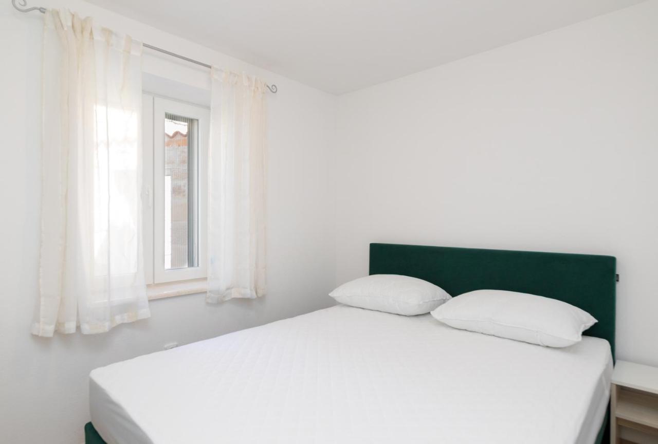 Apartmani Canaki Supetar Ngoại thất bức ảnh