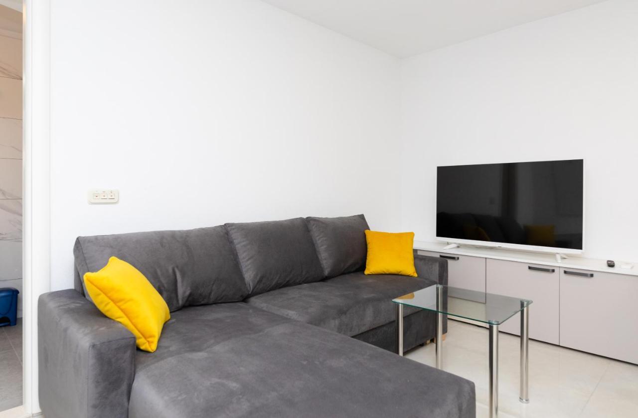 Apartmani Canaki Supetar Ngoại thất bức ảnh