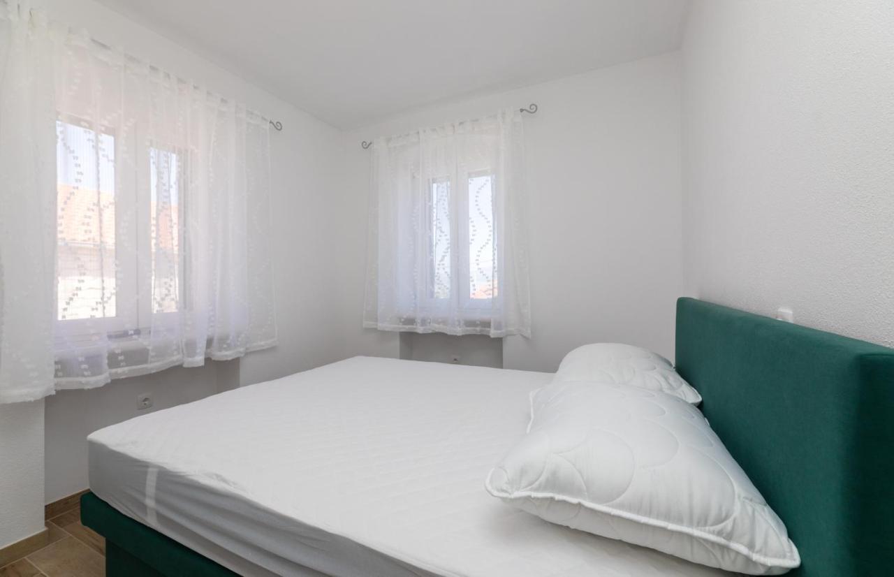 Apartmani Canaki Supetar Ngoại thất bức ảnh