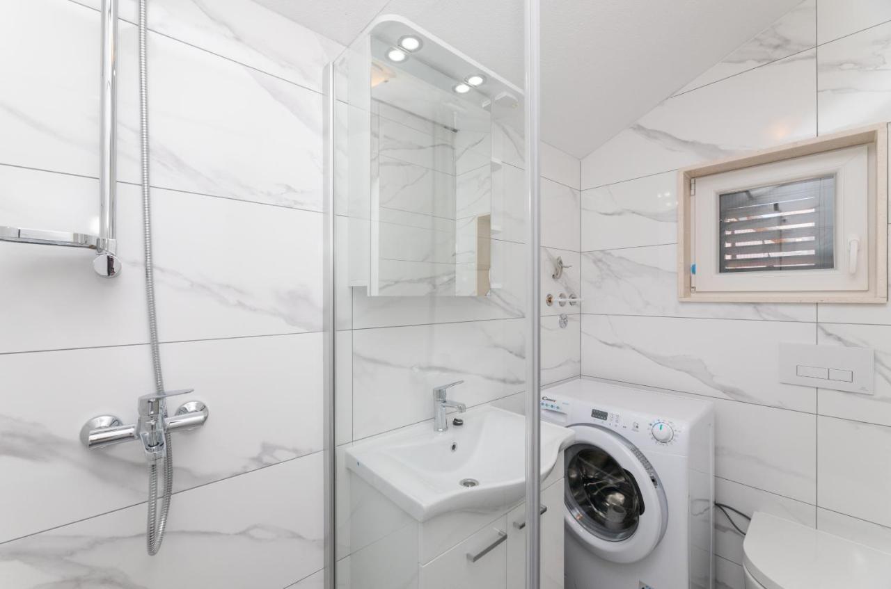 Apartmani Canaki Supetar Ngoại thất bức ảnh